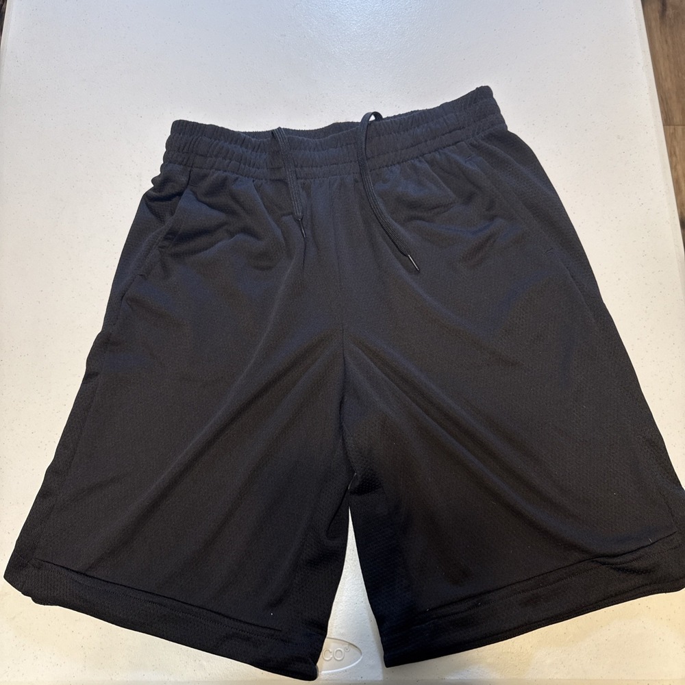 Tek‎ Gear black basketball shorts size medium